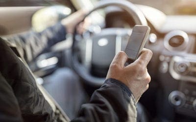 5 Risks of Driving While Using a Mobile Phone