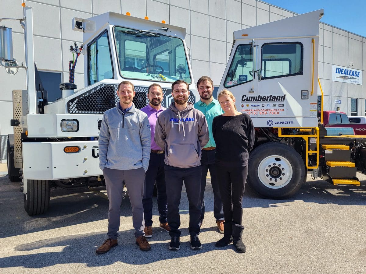 capacity-yard-spotter-rental-team-1